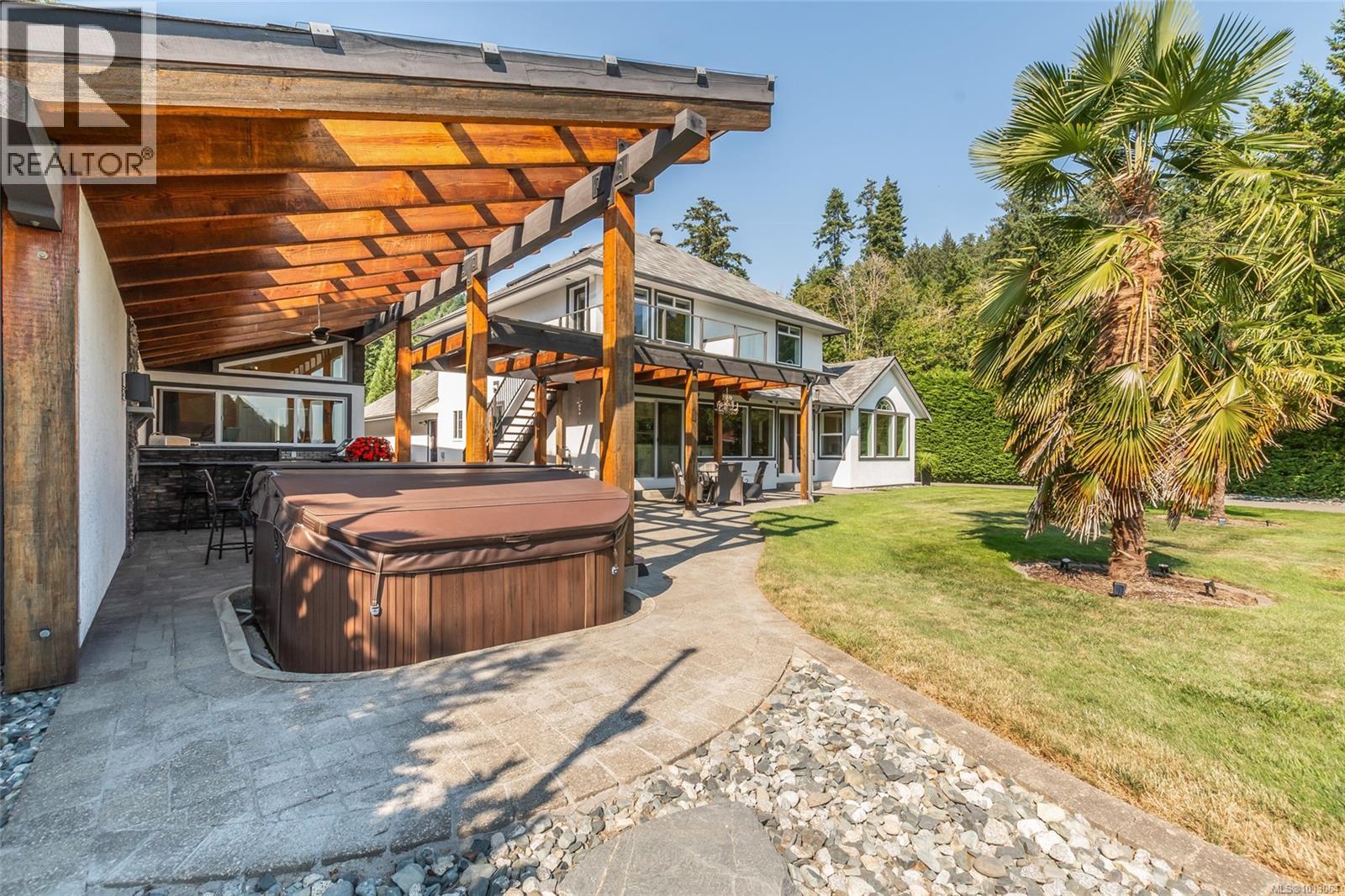 Photo 49 of 4718 4720 Shell Beach Rd, Ladysmith BC