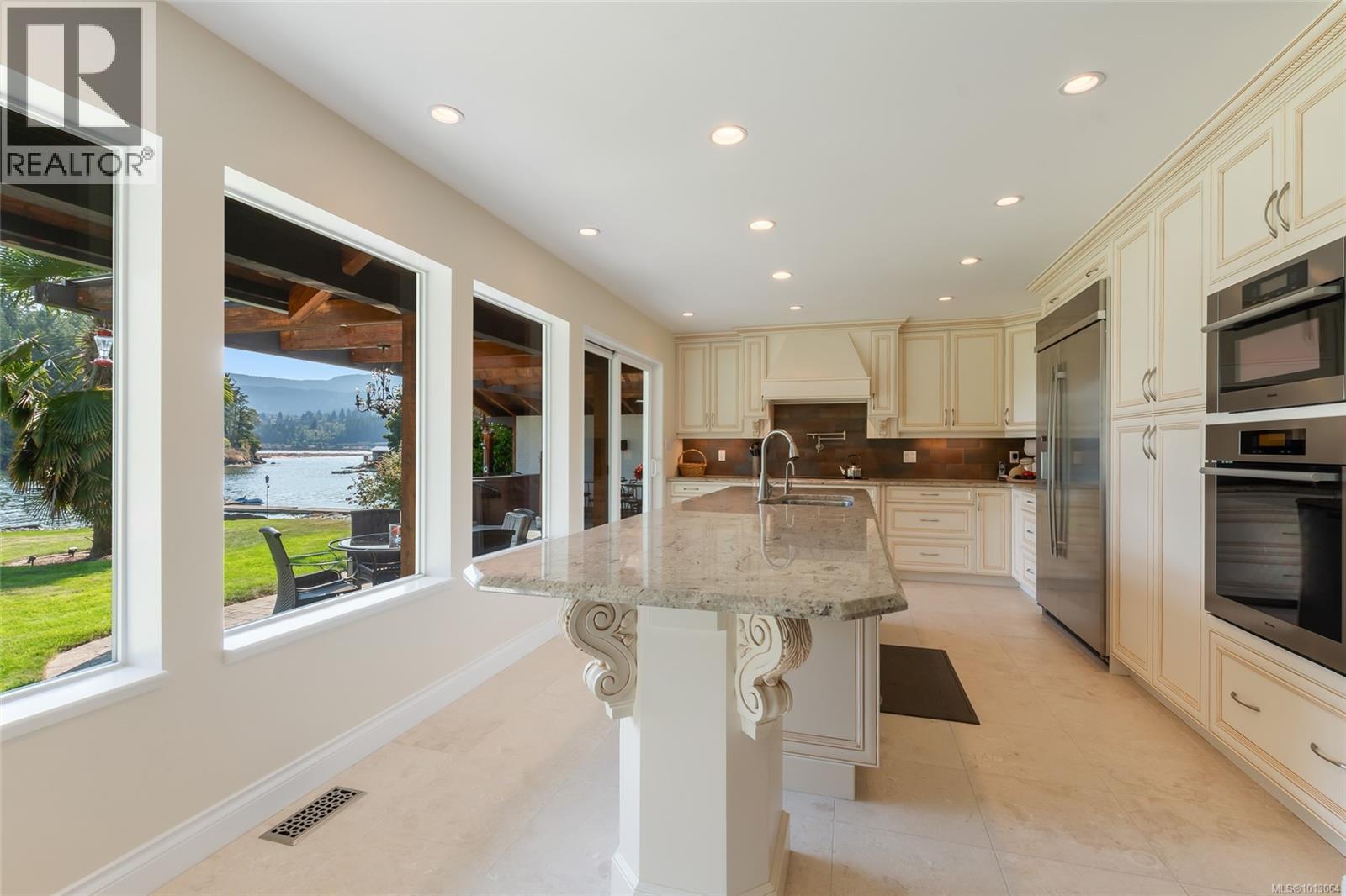 Photo 25 of 4718 4720 Shell Beach Rd, Ladysmith BC