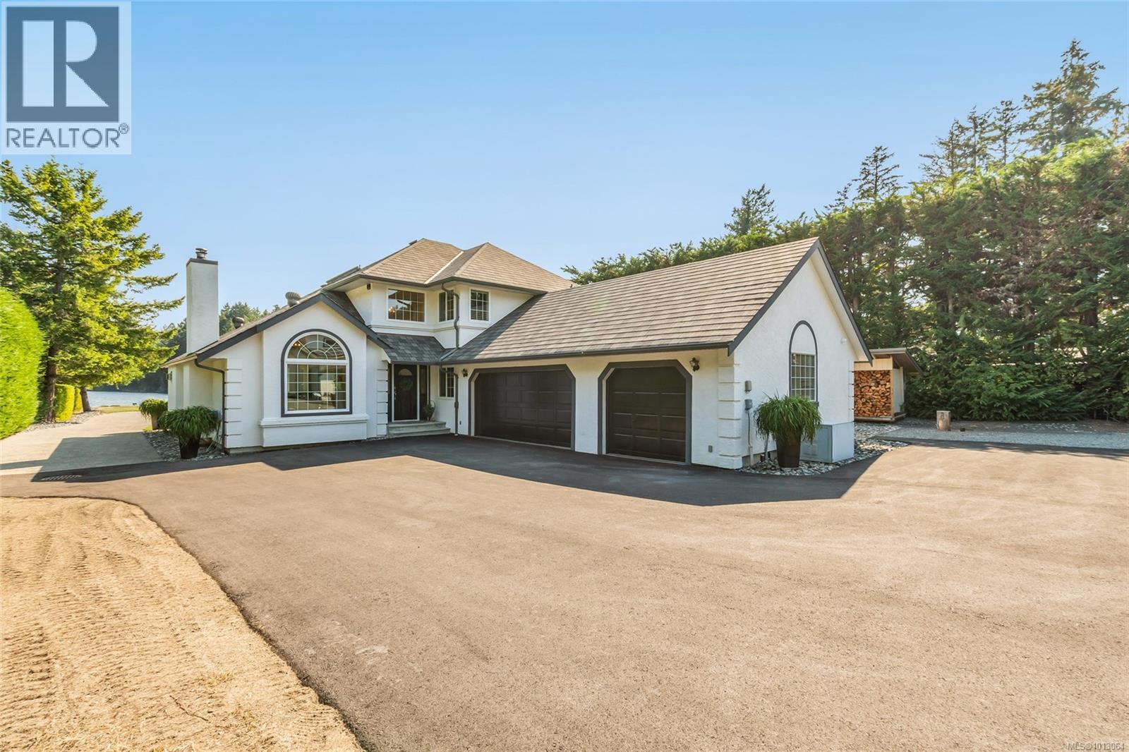 Photo 58 of 4718 4720 Shell Beach Rd, Ladysmith BC