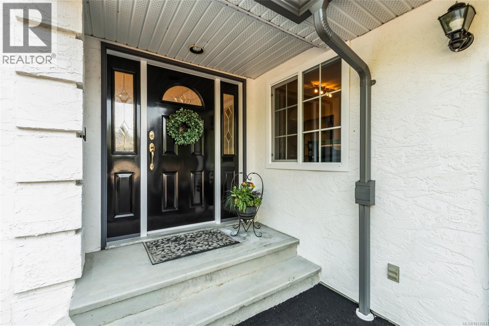 Photo 60 of 4718 4720 Shell Beach Rd, Ladysmith BC