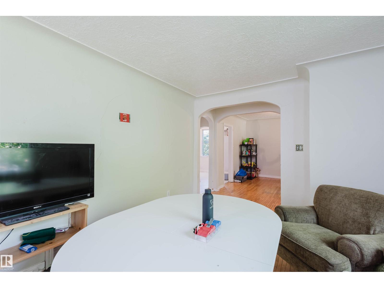 Photo 34 of 7230 112 St Nw, Edmonton AB