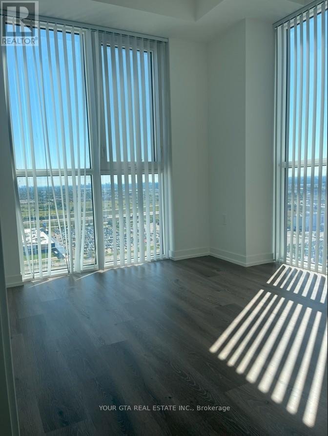 Photo 21 of 2912 28 Interchange Way, Vaughan ON