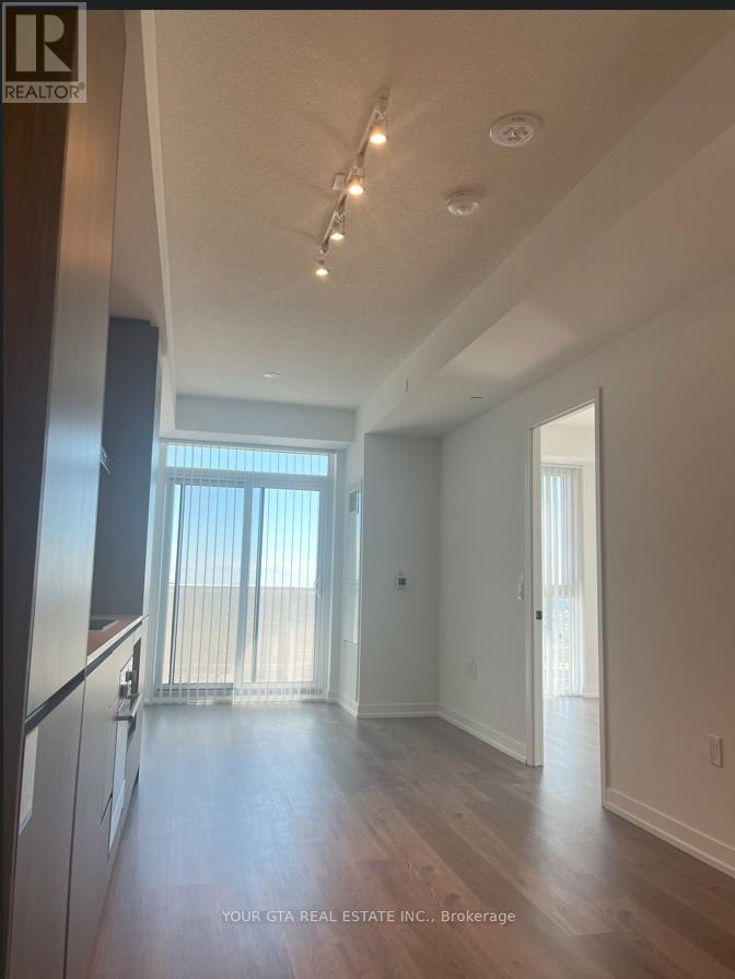 Photo 4 of 2912 28 Interchange Way, Vaughan ON