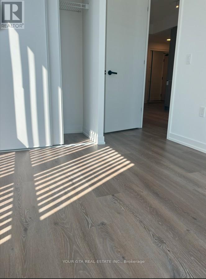 Photo 23 of 2912 28 Interchange Way, Vaughan ON