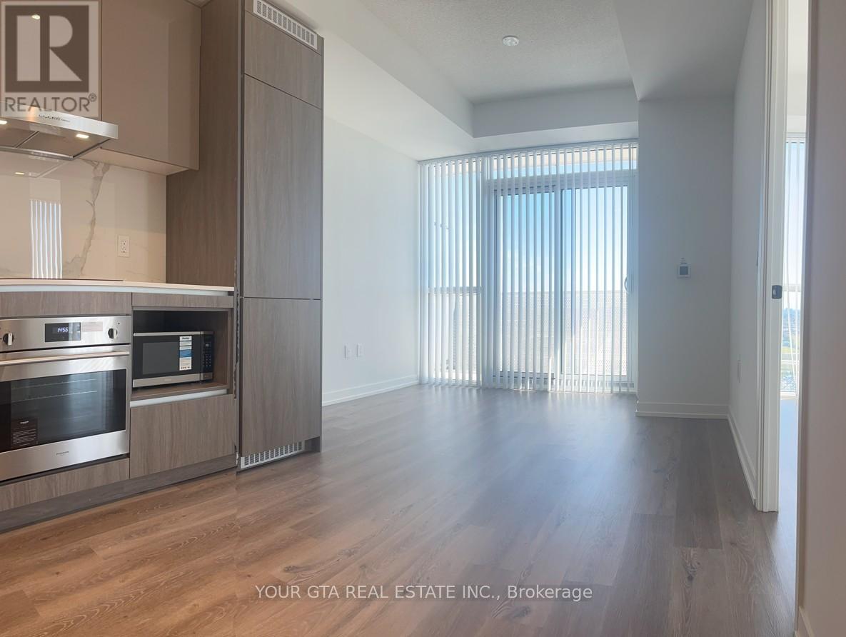 Photo 1 of 2912 28 Interchange Way, Vaughan ON