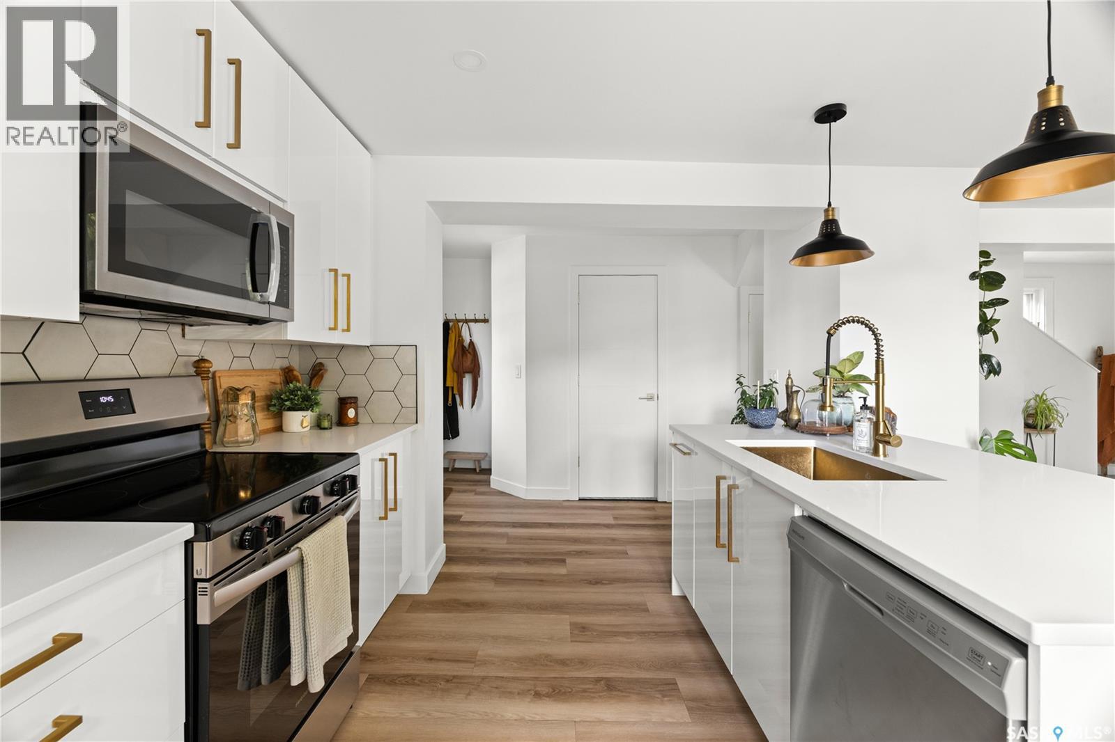 Photo 11 of 2072 Princess Street, Regina SK