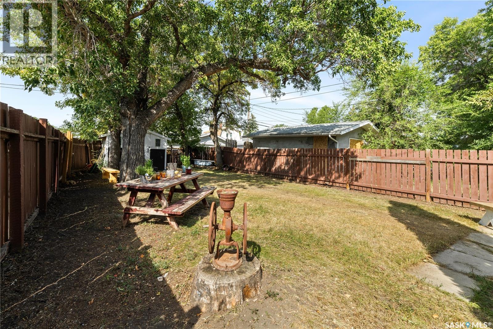 Photo 31 of 2072 Princess Street, Regina SK