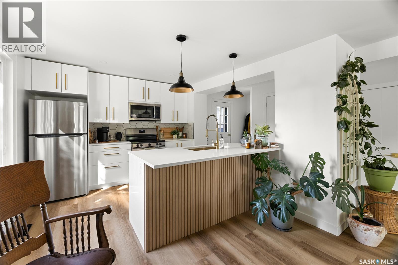 Photo 9 of 2072 Princess Street, Regina SK