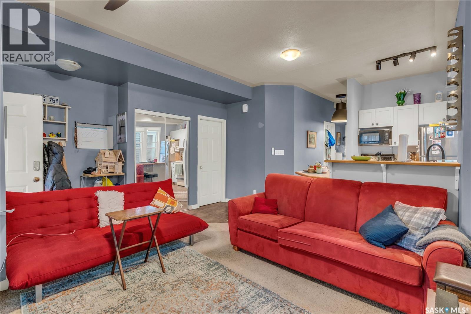 Photo 10 of 2231 Quebec Street, Regina SK