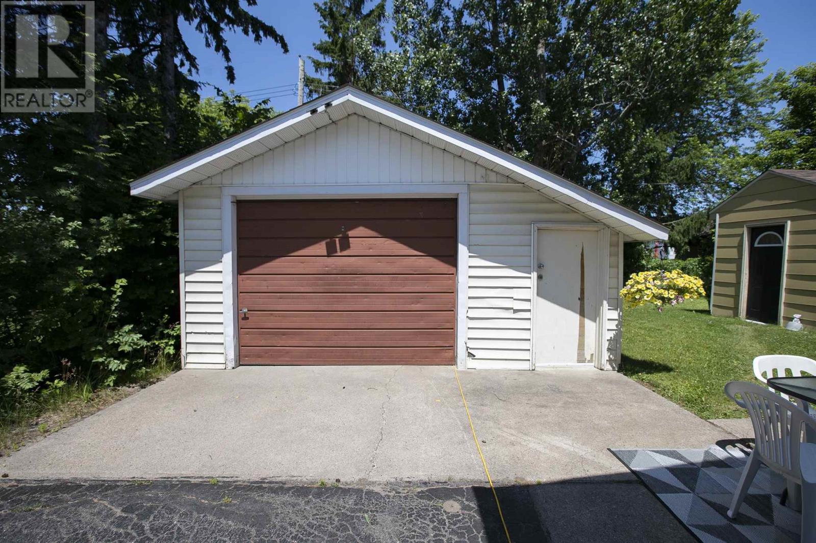Photo 5 of 108 Smale Ave, Sault Ste Marie ON