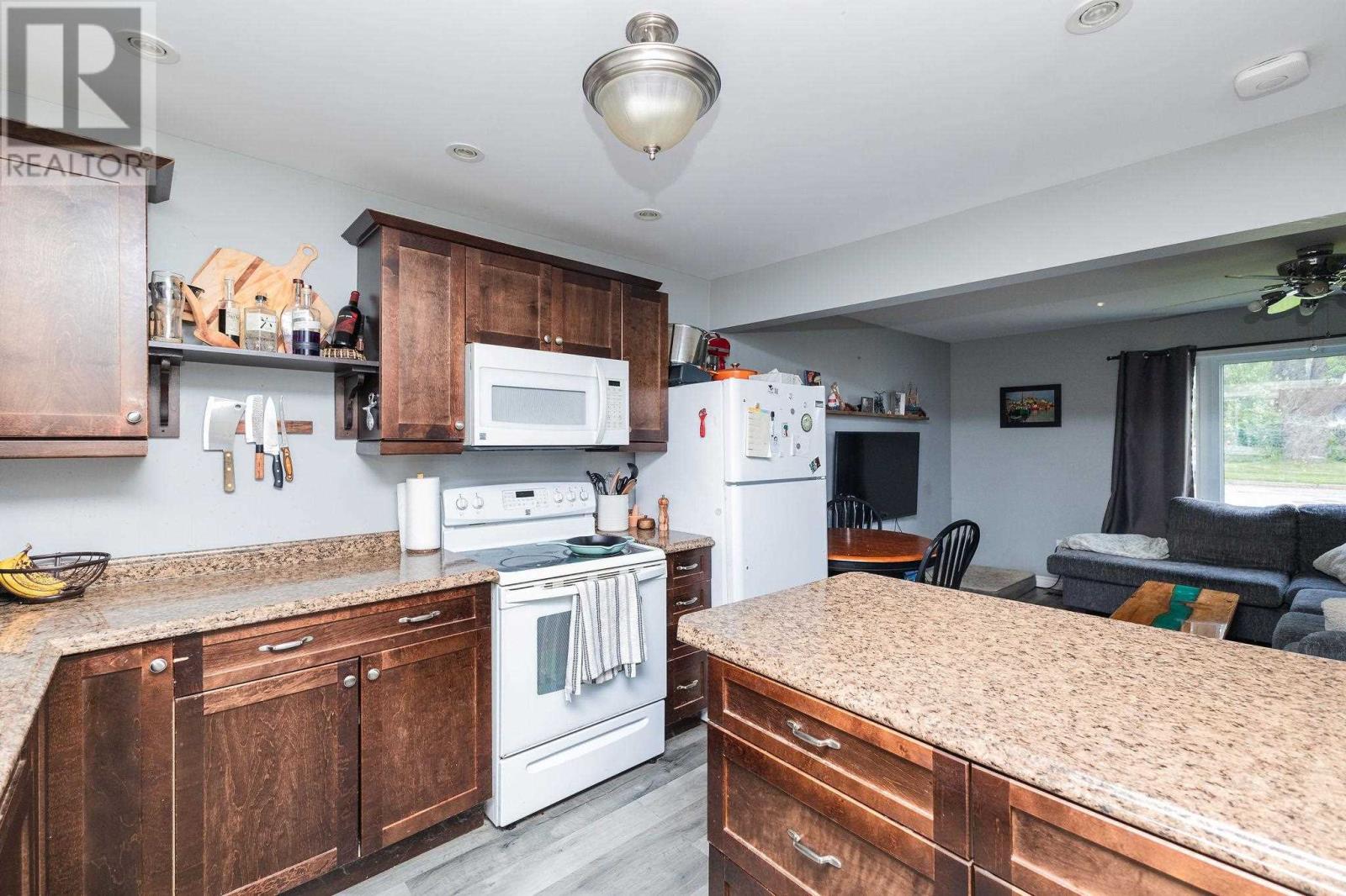 Photo 9 of 121 Brien Ave, Sault Ste Marie ON