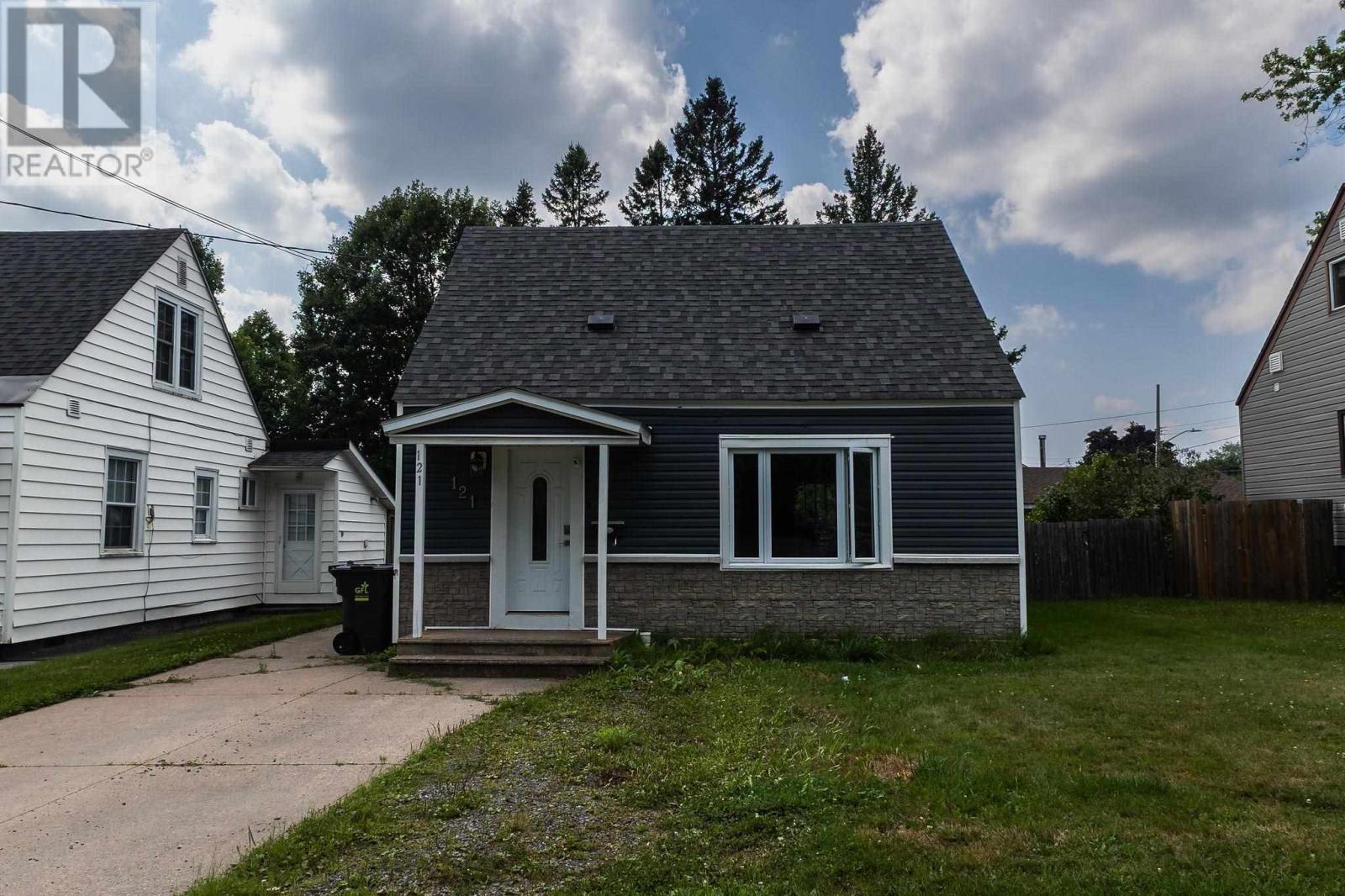 Photo 2 of 121 Brien Ave, Sault Ste Marie ON