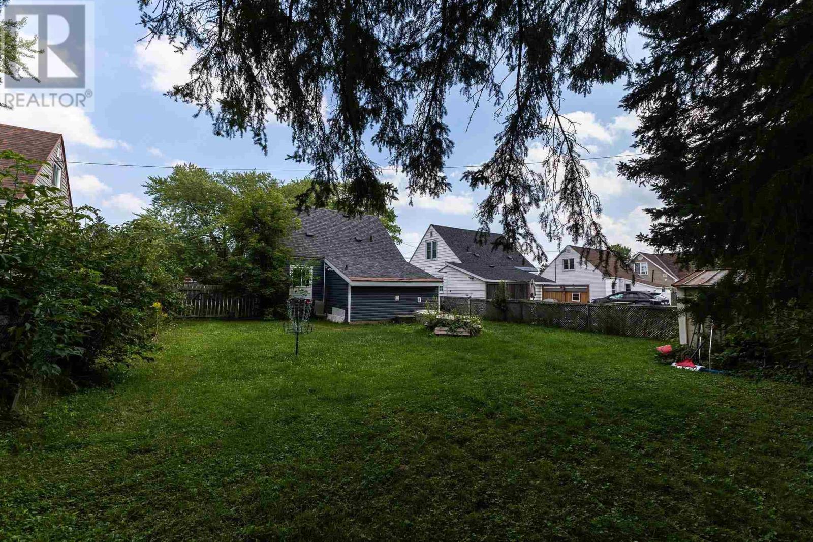 Photo 21 of 121 Brien Ave, Sault Ste Marie ON