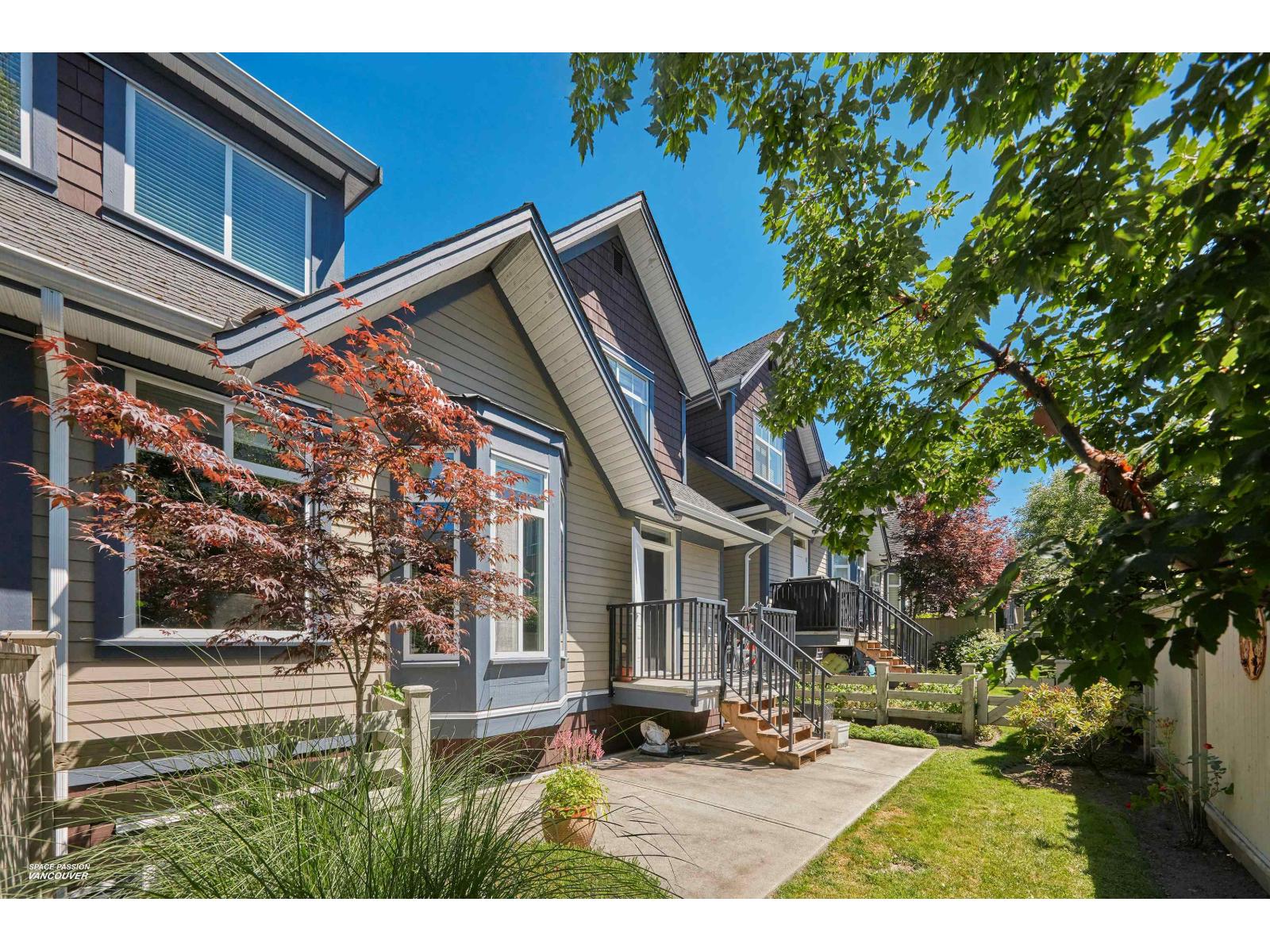Photo 26 of 41 15977 26 Avenue, Surrey BC