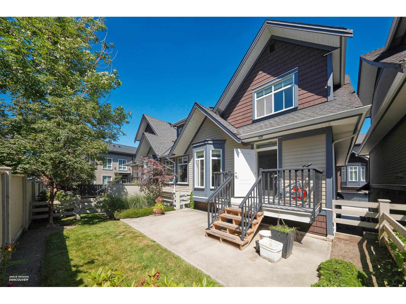Photo 27 of 41 15977 26 Avenue, Surrey BC