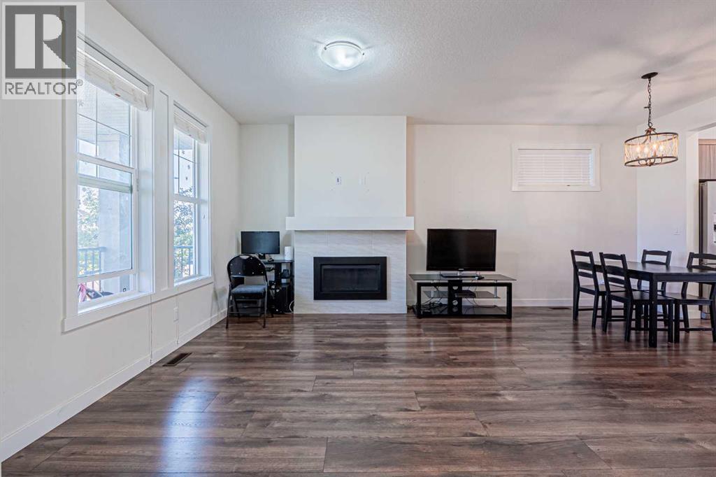 Photo 3 of 329 South Point Green Sw, Airdrie AB