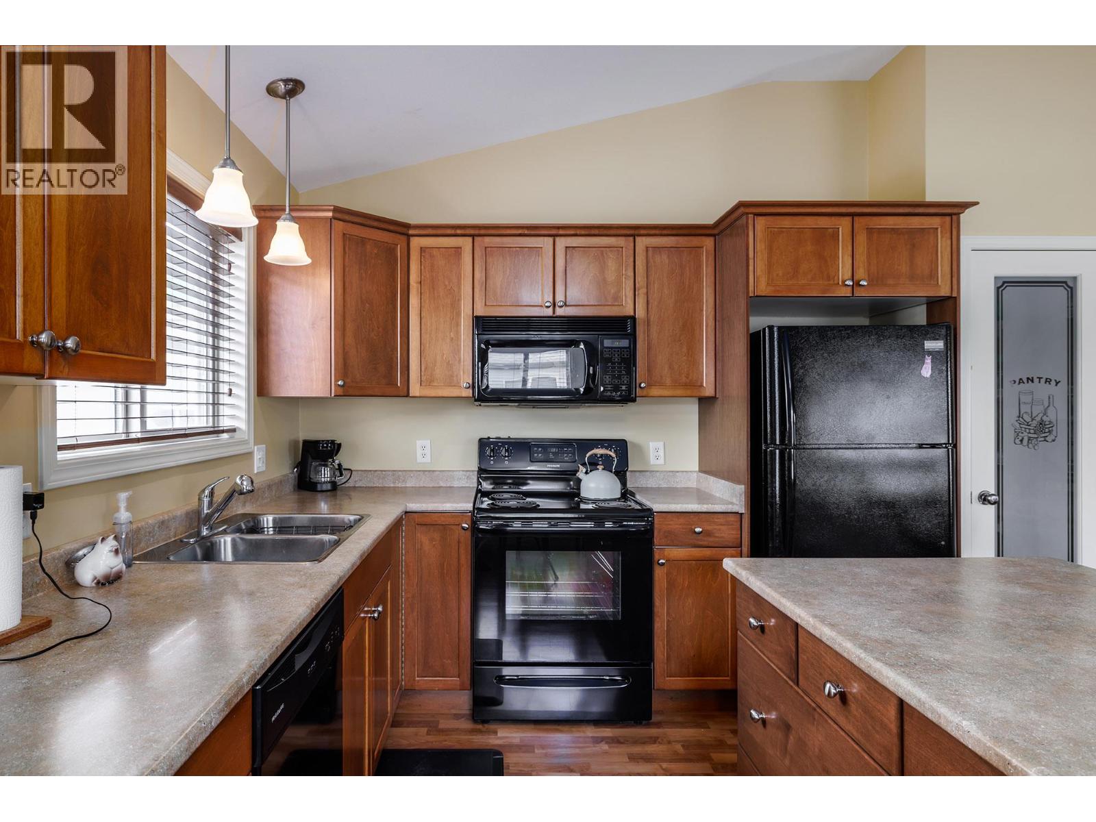 13 11392 Lodge Road, Lake Country