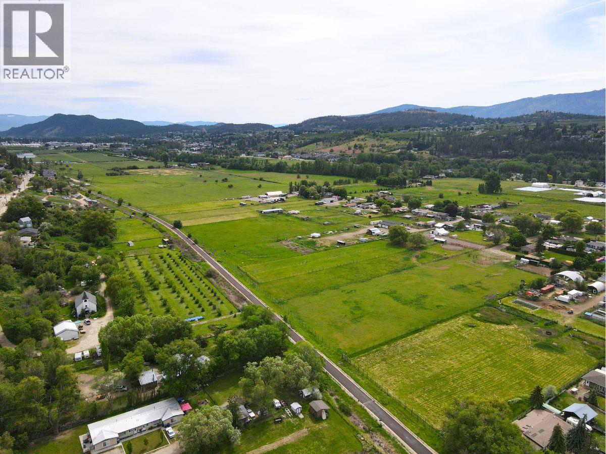 13 11392 Lodge Road, Lake Country