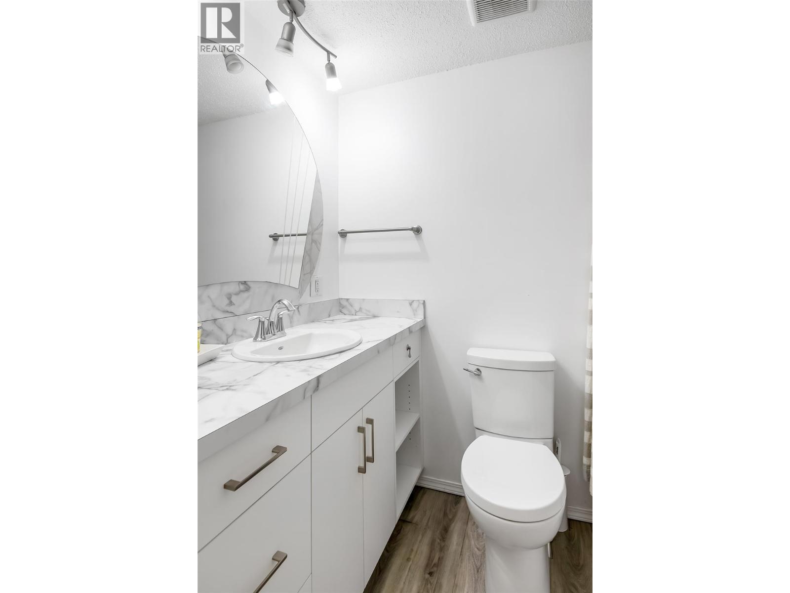 800 Mackenzie Avenue Unit# 101, Revelstoke