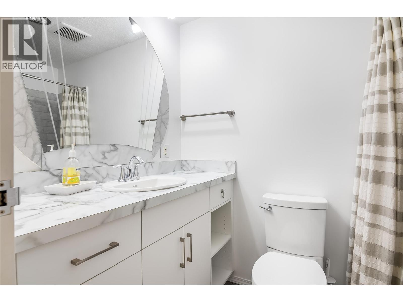 800 Mackenzie Avenue Unit# 101, Revelstoke