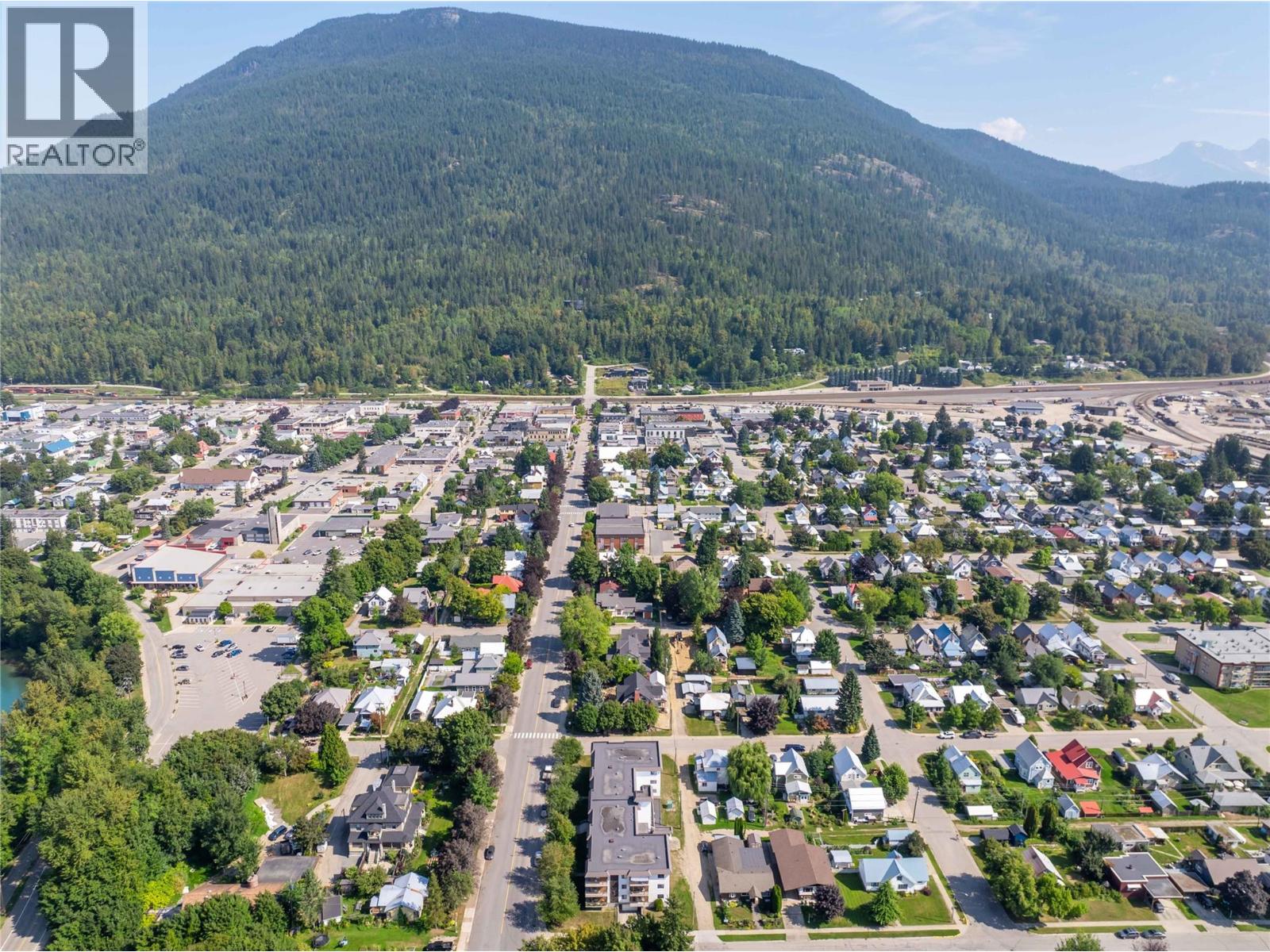 800 Mackenzie Avenue Unit# 101, Revelstoke