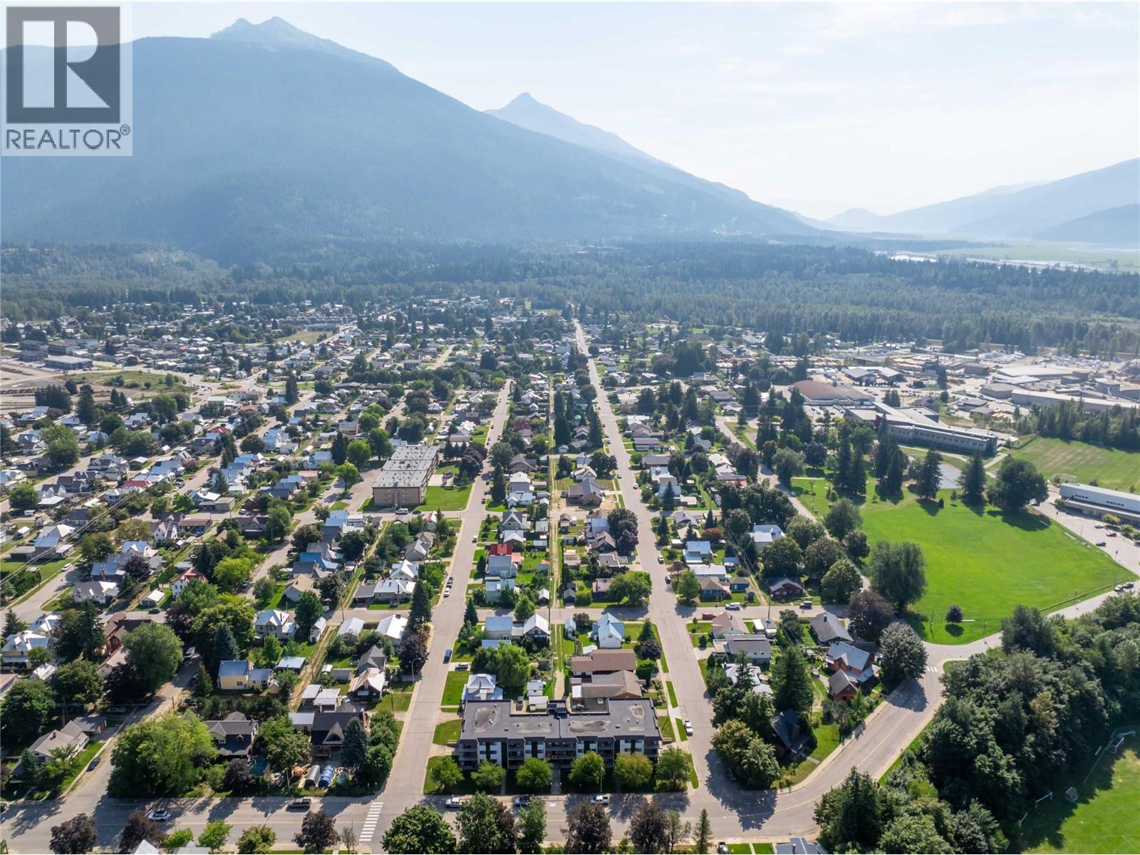 800 Mackenzie Avenue Unit# 101, Revelstoke