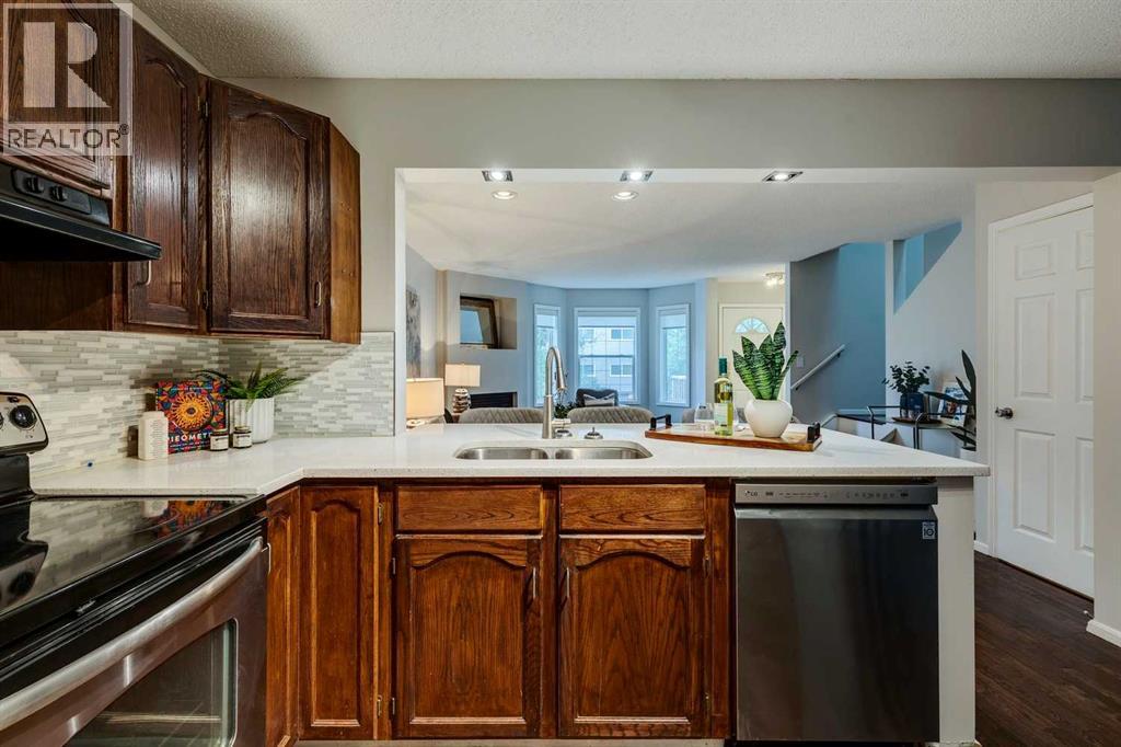 Photo 13 of 2 1914 25 Street Sw, Calgary AB
