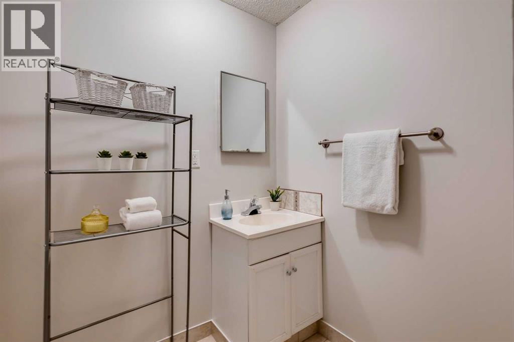 Photo 32 of 2 1914 25 Street Sw, Calgary AB