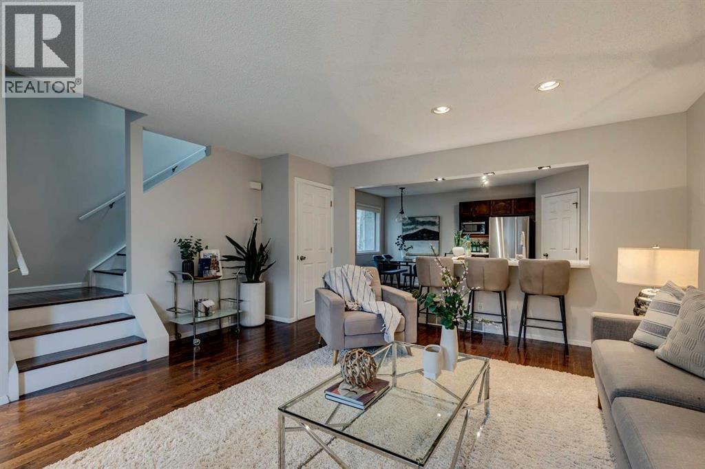 Photo 8 of 2 1914 25 Street Sw, Calgary AB
