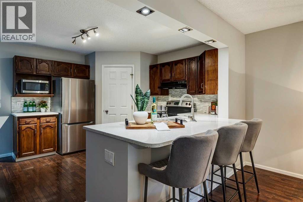 Photo 9 of 2 1914 25 Street Sw, Calgary AB