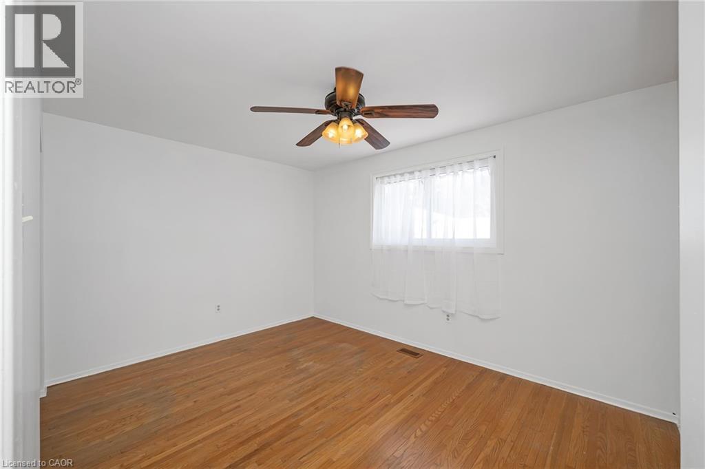 Photo 17 of 105 Lavina Crescent, Hamilton ON