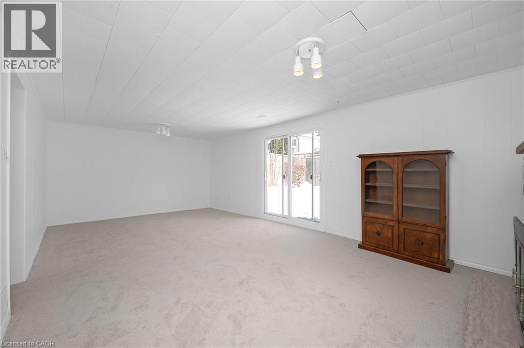 Photo 23 of 105 Lavina Crescent, Hamilton ON