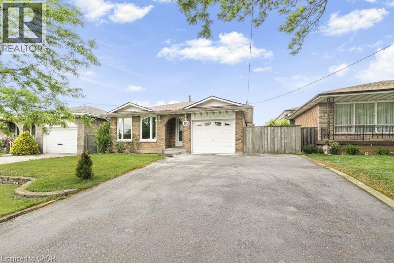 Photo 4 of 105 Lavina Crescent, Hamilton ON