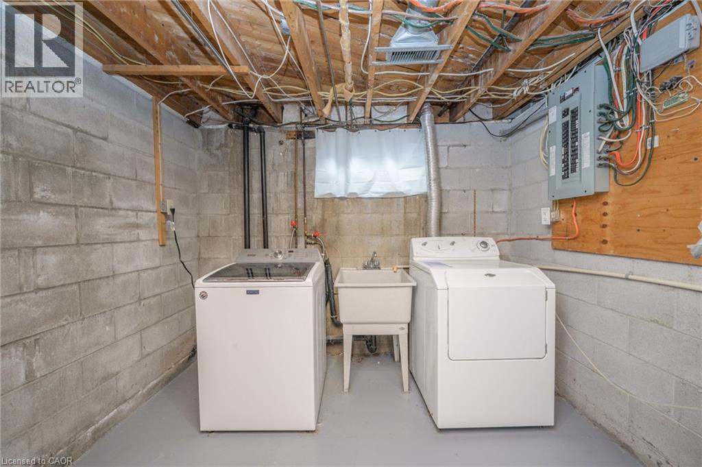 Photo 28 of 105 Lavina Crescent, Hamilton ON