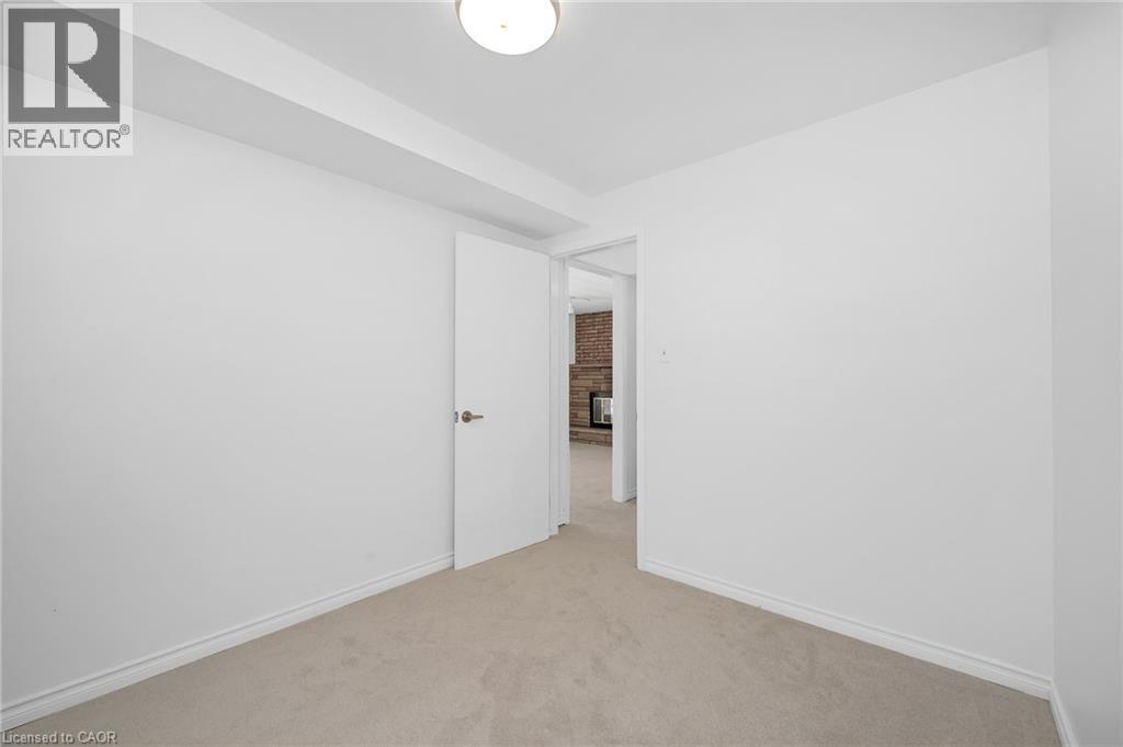 Photo 25 of 105 Lavina Crescent, Hamilton ON