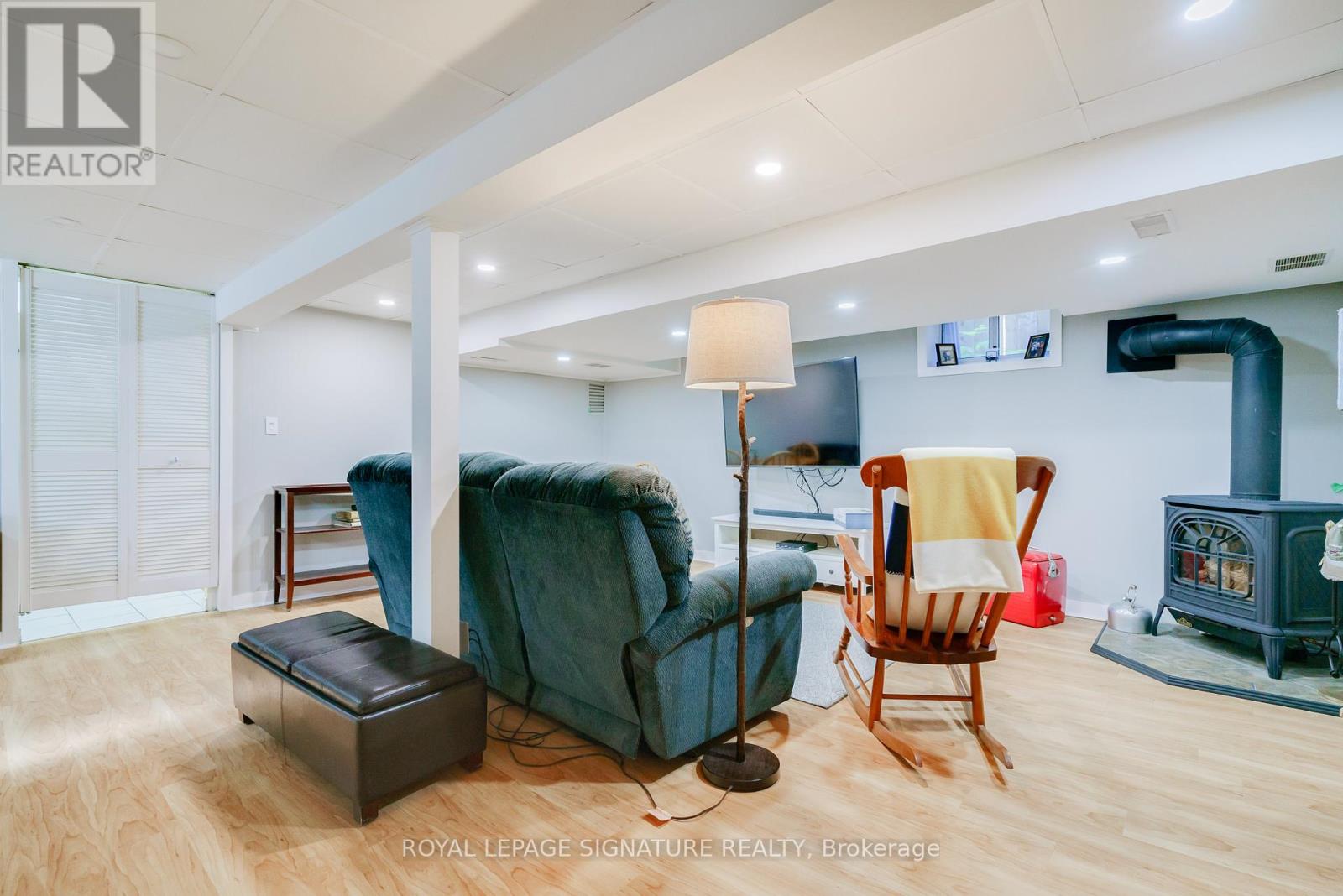 Photo 21 of 22 Bardwell Crescent, Toronto ON