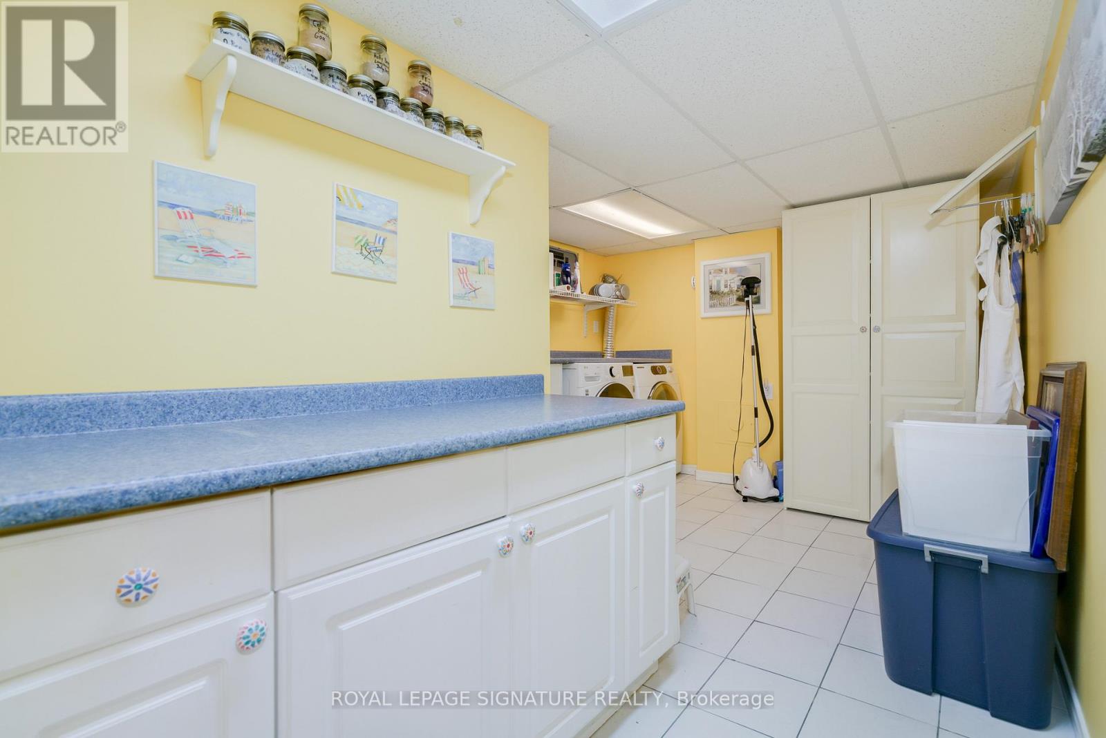 Photo 25 of 22 Bardwell Crescent, Toronto ON