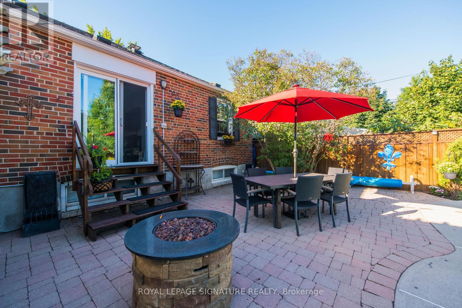 Photo 33 of 22 Bardwell Crescent, Toronto ON