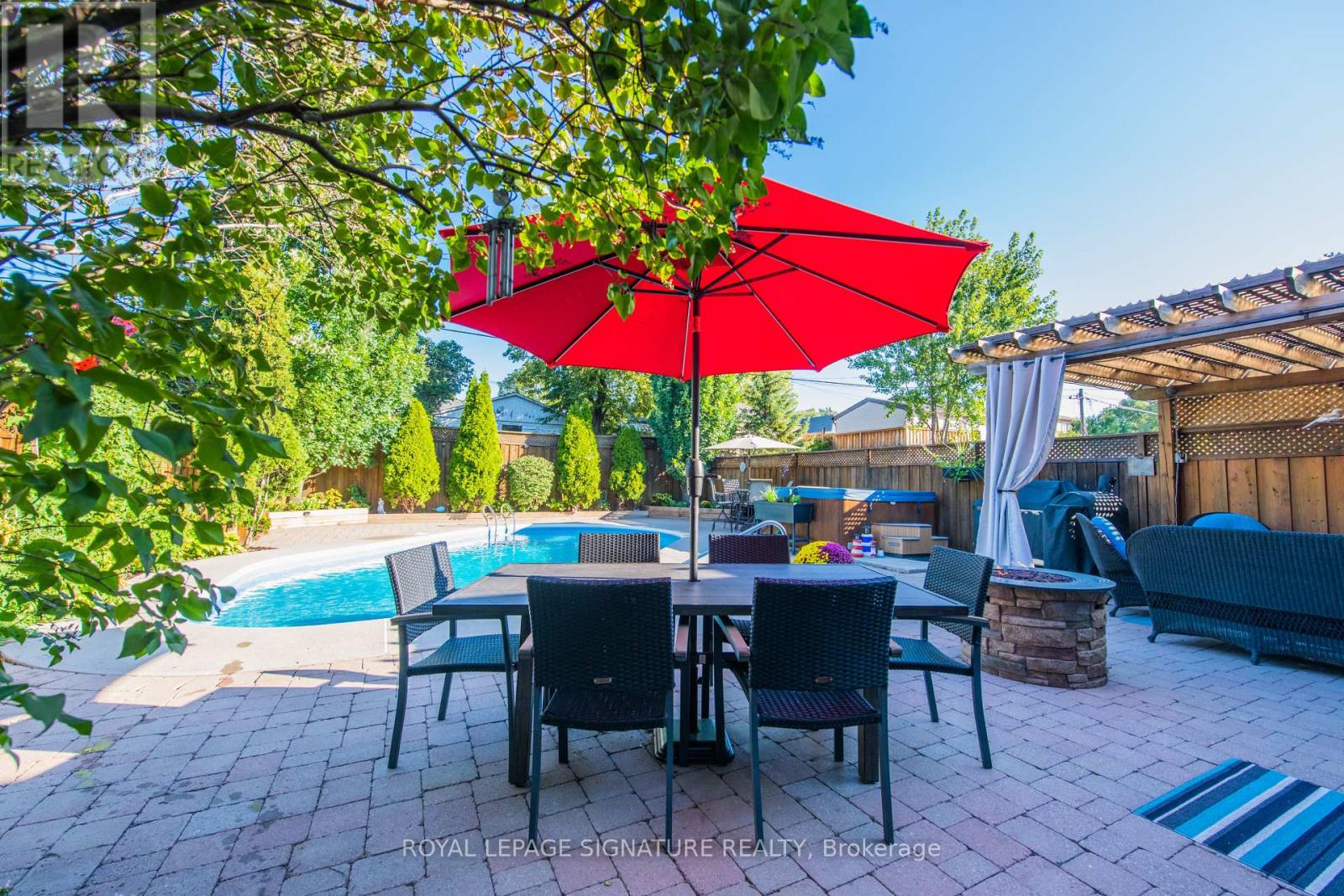 Photo 34 of 22 Bardwell Crescent, Toronto ON