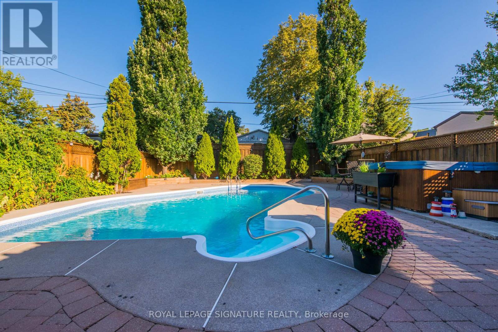 Photo 36 of 22 Bardwell Crescent, Toronto ON