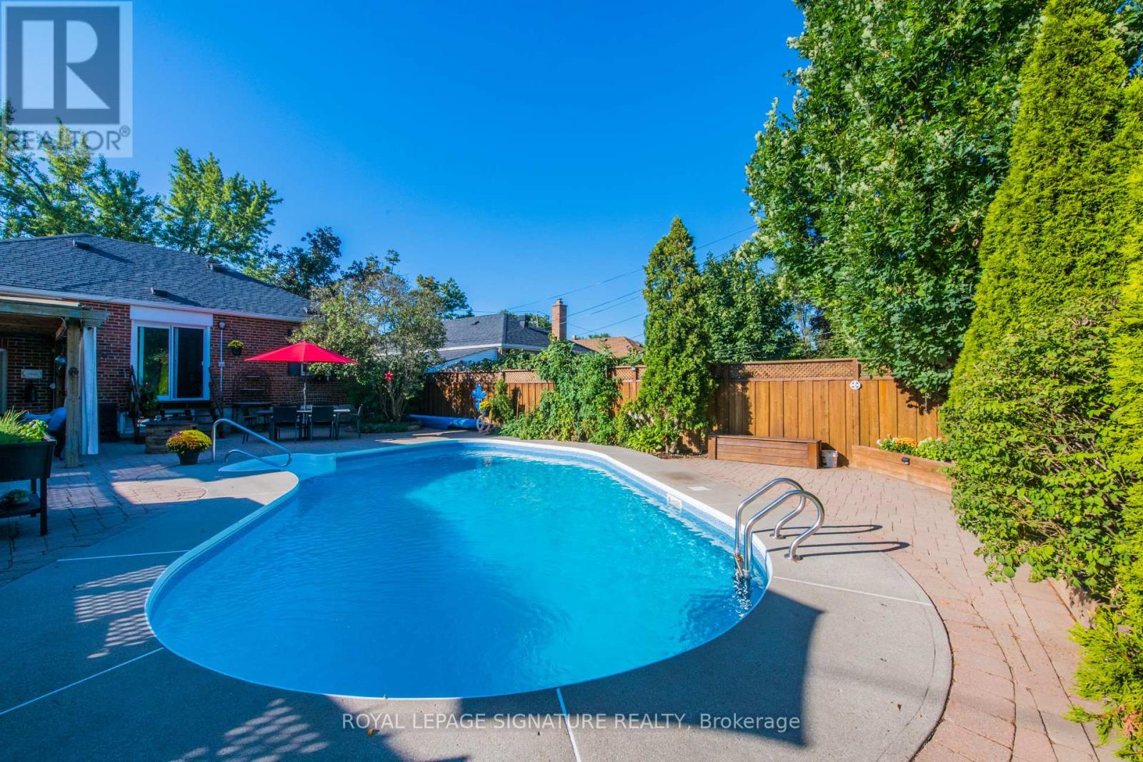 Photo 37 of 22 Bardwell Crescent, Toronto ON