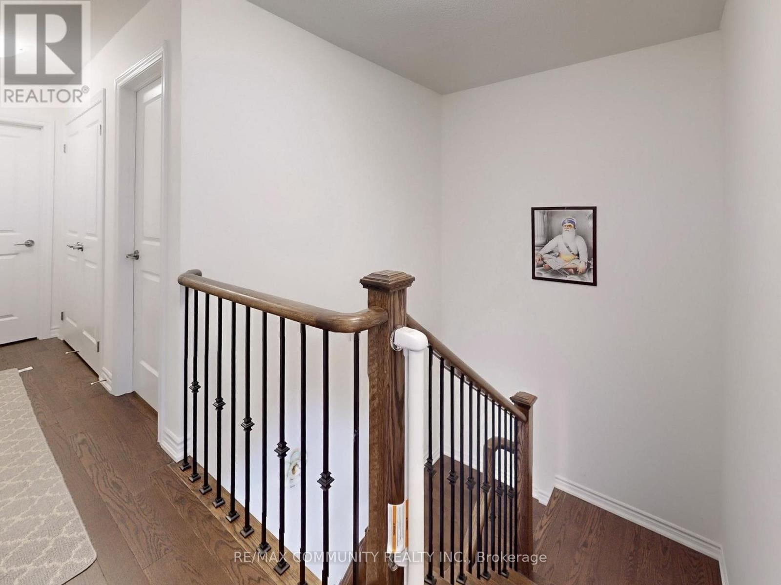 Photo 23 of 474 Twin Streams Road, Whitby ON