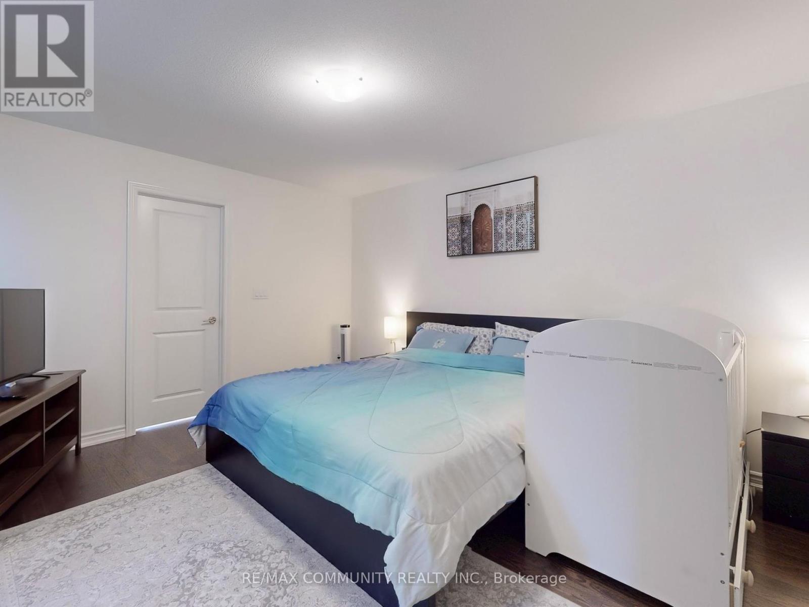 Photo 24 of 474 Twin Streams Road, Whitby ON