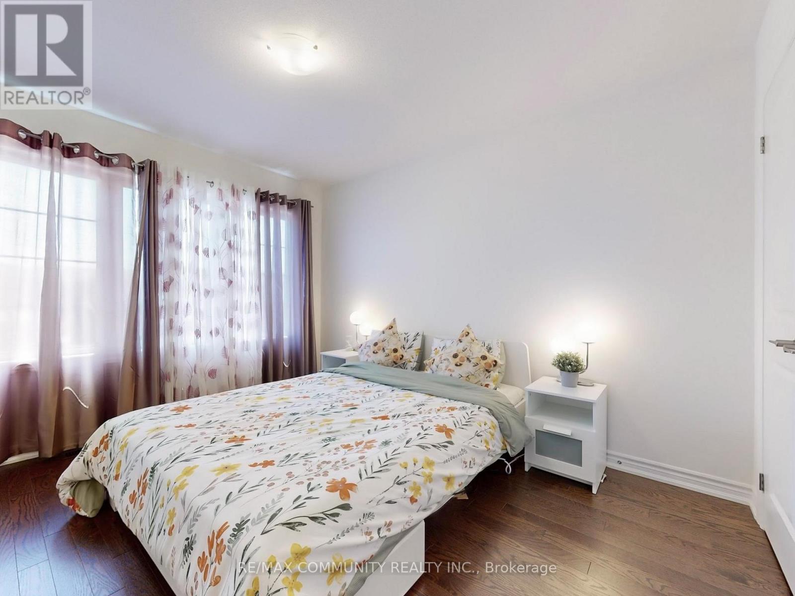 Photo 34 of 474 Twin Streams Road, Whitby ON