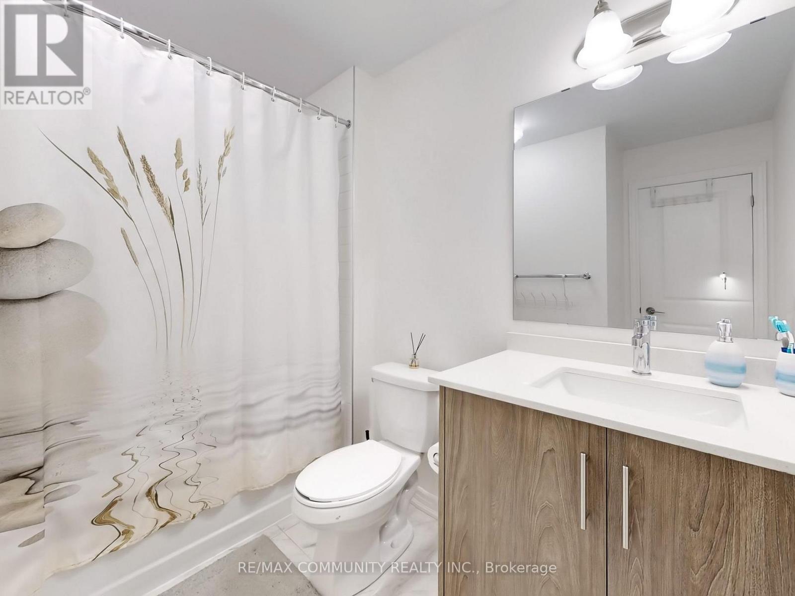 Photo 40 of 474 Twin Streams Road, Whitby ON