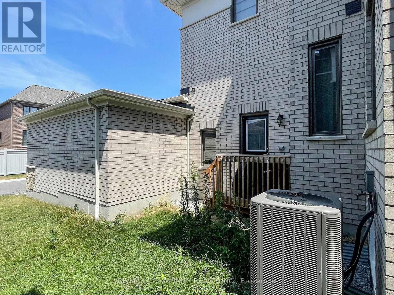 Photo 45 of 474 Twin Streams Road, Whitby ON