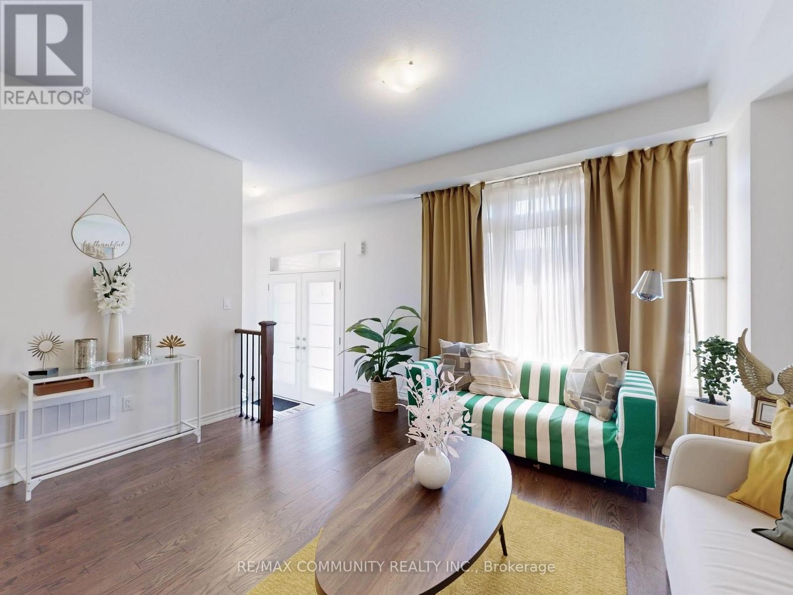 Photo 5 of 474 Twin Streams Road, Whitby ON