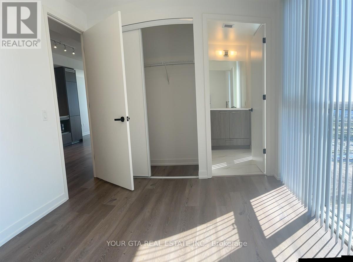 Photo 14 of 2912 28 Interchange Way, Vaughan ON