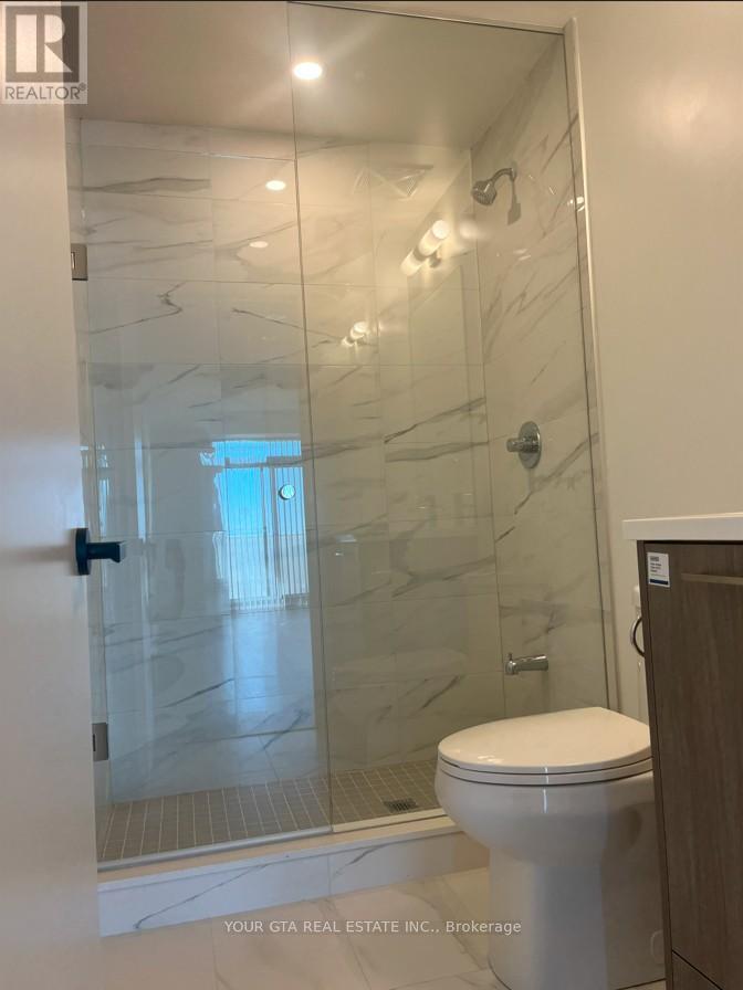 Photo 15 of 2912 28 Interchange Way, Vaughan ON