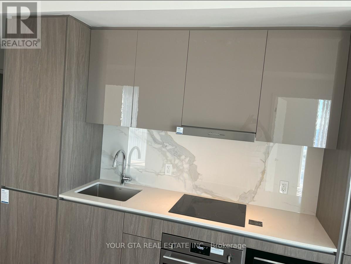 Photo 7 of 2912 28 Interchange Way, Vaughan ON